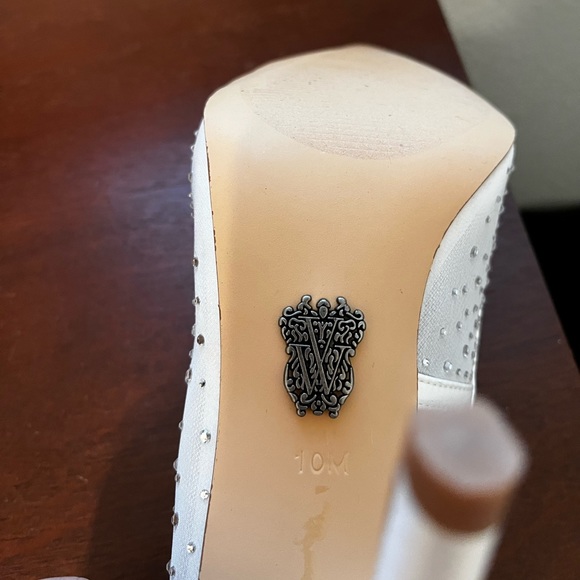 White By Vera Wang Jeweled Wedding Heels Size 10 - Picture 8 of 9